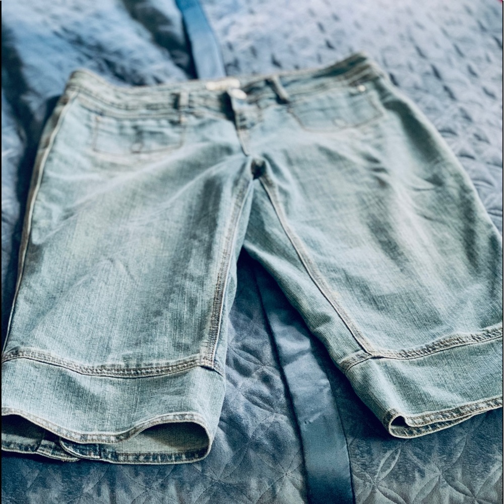Ladies Capri jeans size 16W